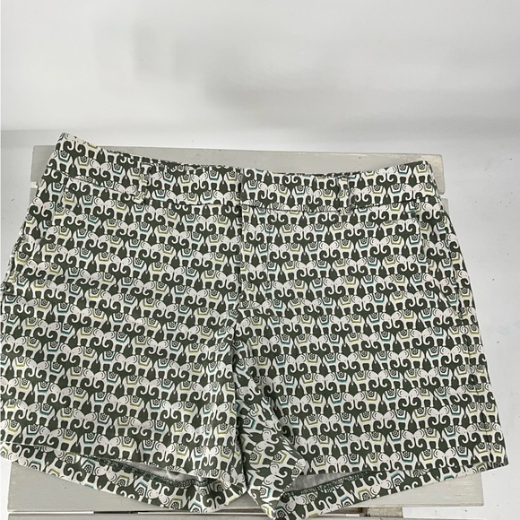 Banana Republic Green and White Patterned Cotton-Blend Shorts - Picture 2 of 5